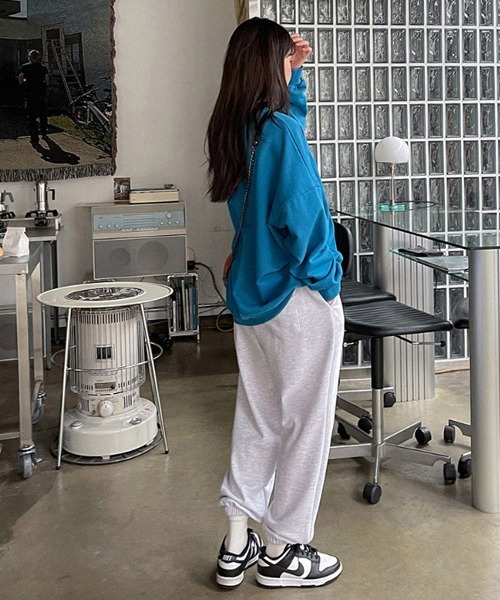 SONA（ソナ）の「SONYUNARA MINNESOTA配色刺繍ポイントトレーナー（スウェット・レディース・ブラック/ライトグレー/グリーン/ブルー/パープル/ピンク・FREE）」の21枚目の写真