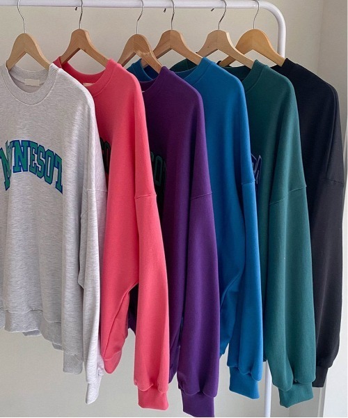SONA（ソナ）の「SONYUNARA MINNESOTA配色刺繍ポイントトレーナー（スウェット・レディース・ブラック/ライトグレー/グリーン/ブルー/パープル/ピンク・FREE）」の17枚目の写真