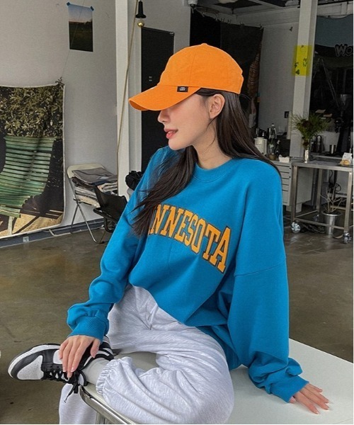 SONA（ソナ）の「SONYUNARA MINNESOTA配色刺繍ポイントトレーナー（スウェット・レディース・ブラック/ライトグレー/グリーン/ブルー/パープル/ピンク・FREE）」の18枚目の写真