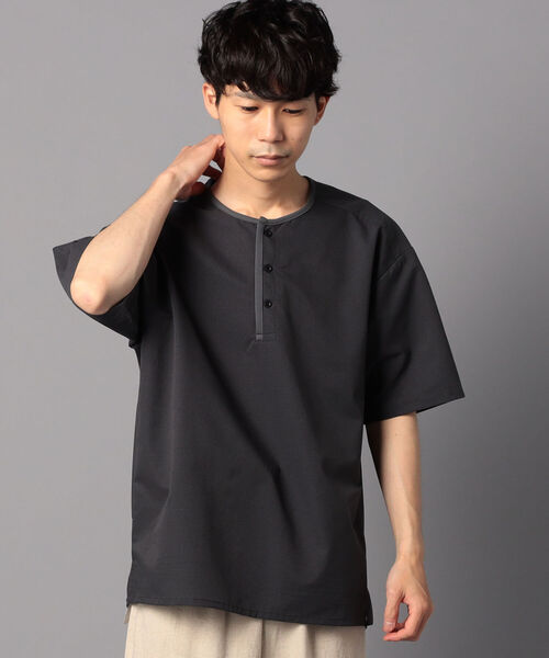 GLOSTER（グロスター）の「AIR TROUGH HENRY TEE ヘンリーネックTシャツ (※ジメジメした季節に最適！通気性◎、軽量◎、ストレッチ性◎の機能素材を使用)（Tシャツ/カットソー・メンズ・チャコールグレー/ネイビー/グレイッシュベージュ・MEDIUM/LARGE）」の13枚目の写真