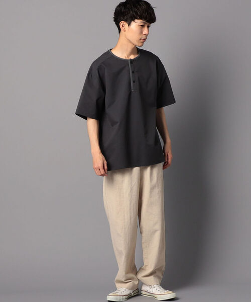 GLOSTER（グロスター）の「AIR TROUGH HENRY TEE ヘンリーネックTシャツ (※ジメジメした季節に最適！通気性◎、軽量◎、ストレッチ性◎の機能素材を使用)（Tシャツ/カットソー・メンズ・チャコールグレー/ネイビー/グレイッシュベージュ・MEDIUM/LARGE）」の15枚目の写真
