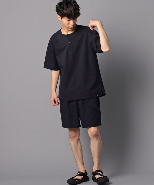 GLOSTER（グロスター）の「AIR TROUGH HENRY TEE ヘンリーネックTシャツ (※ジメジメした季節に最適！通気性◎、軽量◎、ストレッチ性◎の機能素材を使用)（Tシャツ/カットソー・メンズ・チャコールグレー/ネイビー/グレイッシュベージュ・MEDIUM/LARGE）」の18枚目の写真