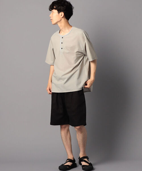 GLOSTER（グロスター）の「AIR TROUGH HENRY TEE ヘンリーネックTシャツ (※ジメジメした季節に最適！通気性◎、軽量◎、ストレッチ性◎の機能素材を使用)（Tシャツ/カットソー・メンズ・チャコールグレー/ネイビー/グレイッシュベージュ・MEDIUM/LARGE）」の21枚目の写真