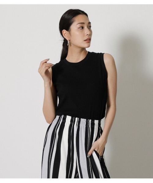 AZUL by moussy（アズールバイマウジー）の「COTTON USA TANKTOP/コットンUSAタンクトップ（タンクトップ・レディース・イエロー/オフホワイト/ブラック/ダークブルー/ダークブラウン・MEDIUM/SMALL）」の3枚目の写真