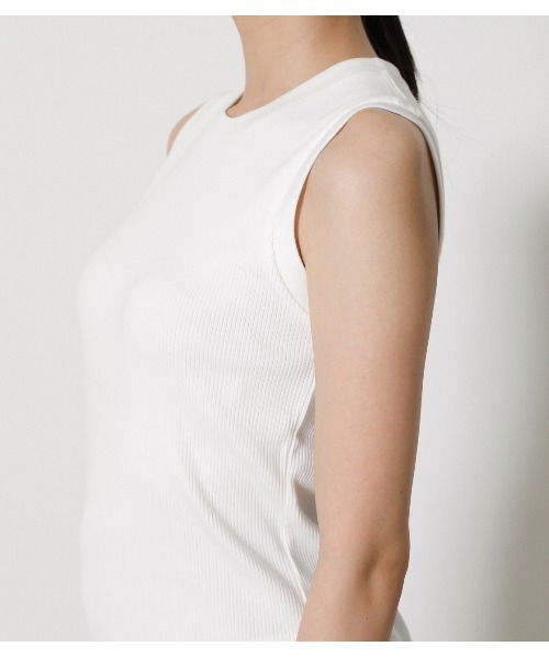 AZUL by moussy（アズールバイマウジー）の「COTTON USA TANKTOP/コットンUSAタンクトップ（タンクトップ・レディース・イエロー/オフホワイト/ブラック/ダークブルー/ダークブラウン・MEDIUM/SMALL）」の16枚目の写真