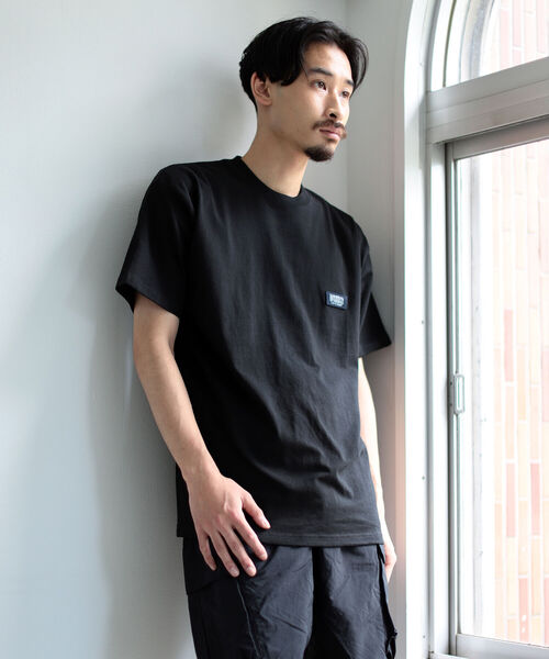 UNIVERSAL OVERALL(ユニバーサルオーバーオール)の「UNIVERSAL OVERALL × BEAMS / 別注 Heavy Weight Crew Neck Tee(Tシャツ/カットソー・メンズ・ホワイト/ブラック/ネイビー・MEDIUM/X-LARGE/SMALL/LARGE)」の1枚目の写真
