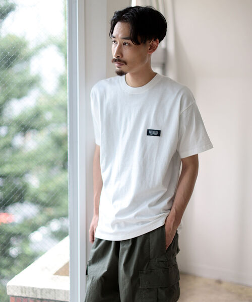 UNIVERSAL OVERALL(ユニバーサルオーバーオール)の「UNIVERSAL OVERALL × BEAMS / 別注 Heavy Weight Crew Neck Tee(Tシャツ/カットソー・メンズ・ホワイト/ブラック/ネイビー・MEDIUM/X-LARGE/SMALL/LARGE)」の6枚目の写真