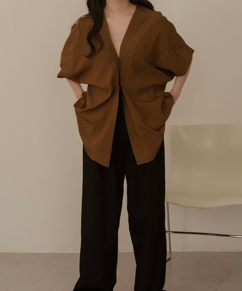 lawgy(ラウジー)の「V stitch blouse(シャツ/ブラウス・レディース・ホワイト/ブラウン・FREE)」の2枚目の写真