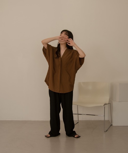 lawgy(ラウジー)の「V stitch blouse(シャツ/ブラウス・レディース・ホワイト/ブラウン・FREE)」の11枚目の写真