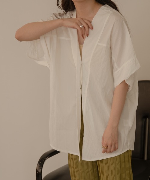lawgy(ラウジー)の「V stitch blouse(シャツ/ブラウス・レディース・ホワイト/ブラウン・FREE)」の4枚目の写真