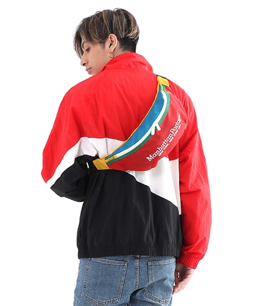 Manhattan Portage(マンハッタンポーテージ)の「Brooklyn Bridge Waist Bag CORDURAR Lite(ボディバッグ/ウエストポーチ・メンズ・マルチ/ブラック・X-SMALL)」の9枚目の写真