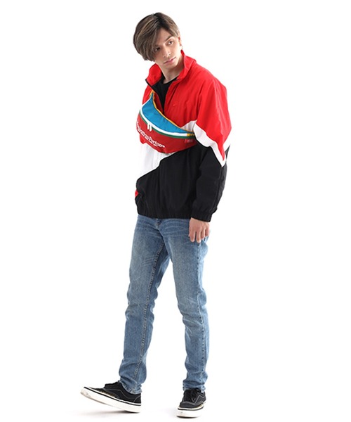 Manhattan Portage(マンハッタンポーテージ)の「Brooklyn Bridge Waist Bag CORDURAR Lite(ボディバッグ/ウエストポーチ・メンズ・マルチ/ブラック・X-SMALL)」の4枚目の写真