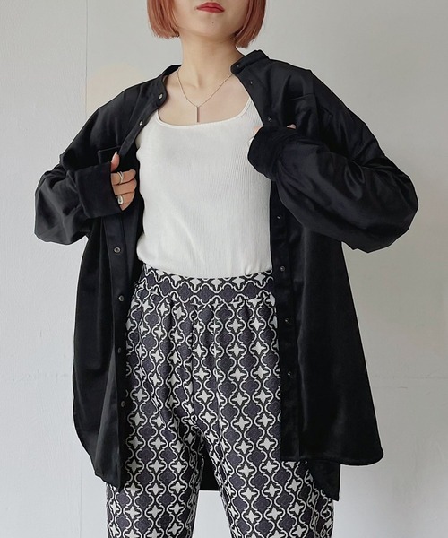 PAGEBOY(ページボーイ)の「シルキーベルベットシャツ(シャツ/ブラウス・レディース・ブラック/アイボリー/ブルー系その他/グレイッシュベージュ/ブルー系その他2・FREE)」の3枚目の写真