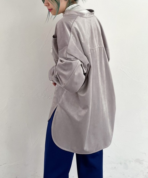 PAGEBOY(ページボーイ)の「シルキーベルベットシャツ(シャツ/ブラウス・レディース・ブラック/アイボリー/ブルー系その他/グレイッシュベージュ/ブルー系その他2・FREE)」の6枚目の写真