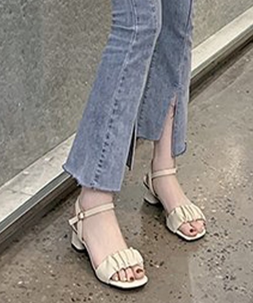 JUNOAH（ジュノア）の「ドレープバンドストラップサンダル（サンダル・レディース・ブラック/グリーン/アイボリー・38/39/35/36/37）」の8枚目の写真