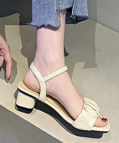 JUNOAH（ジュノア）の「ドレープバンドストラップサンダル（サンダル・レディース・ブラック/グリーン/アイボリー・38/39/35/36/37）」の10枚目の写真