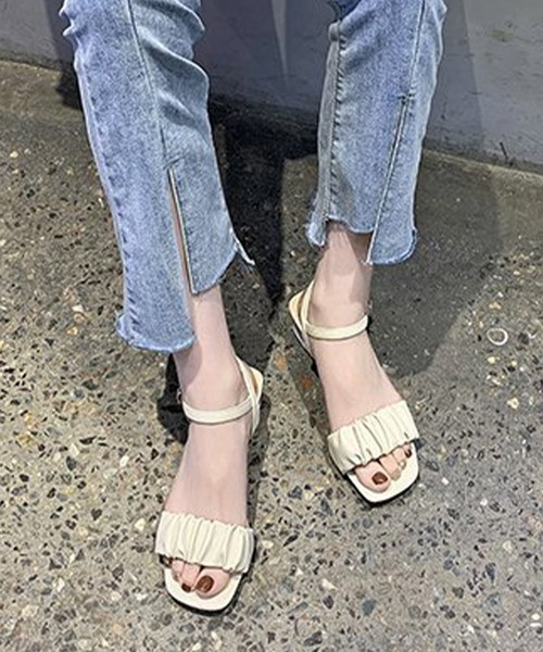 JUNOAH（ジュノア）の「ドレープバンドストラップサンダル（サンダル・レディース・ブラック/グリーン/アイボリー・38/39/35/36/37）」の5枚目の写真