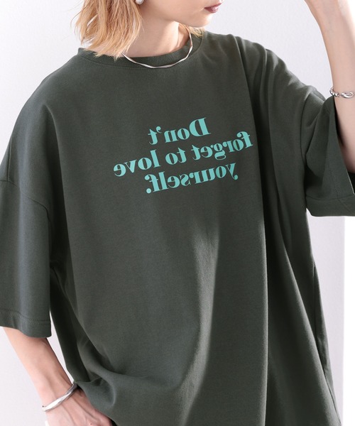 classicalelf（クラシカルエルフ）の「USAコットン100％、メンズライクロゴTee【DON'T FORGET】（Tシャツ/カットソー・レディース・ホワイト/グレイッシュベージュ/チャコール・MEDIUM/LARGE/X-LARGE）」の7枚目の写真