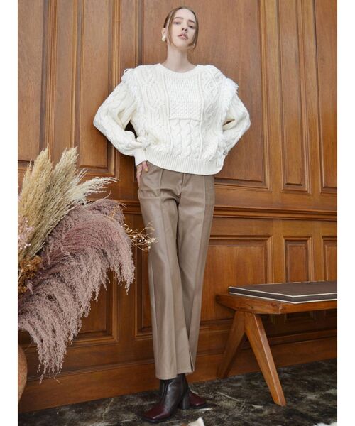 EVRIS(エヴリス)の「フェイクレザーフレアパンツ(その他パンツ・レディース・ベージュ/ブラック/アイボリー・MEDIUM/SMALL)」の9枚目の写真