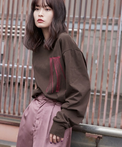 Keeepy(キーピー)の「【Keeepy】embroidered logo long T-shirt(Tシャツ/カットソー・レディース・ブラウン/ブラック・FREE)」の2枚目の写真