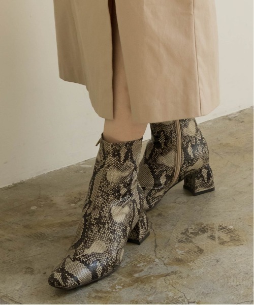 RANDA（ランダ）の「ストレスフリー/ソフト ストレッチ スクエアトゥショートブーツ（ブーツ・レディース・アイボリー/パイソン/ブラック/ベージュ・S/M/L/LL）」の17枚目の写真