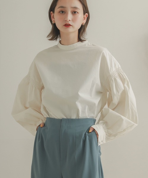 SENSE OF PLACE by URBAN RESEARCH(センスオブプレイスバイアーバンリサーチ)の「ボリュームパフスリーブブラウス(シャツ/ブラウス・レディース・ライトカーキ/アイボリー/ブラック・ONE)」の4枚目の写真