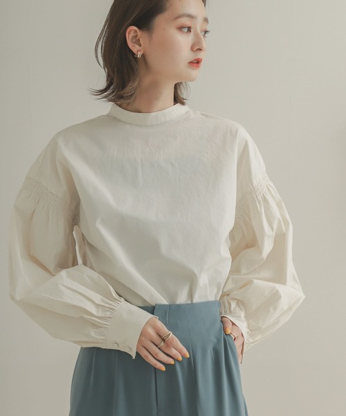 SENSE OF PLACE by URBAN RESEARCH(センスオブプレイスバイアーバンリサーチ)の「ボリュームパフスリーブブラウス(シャツ/ブラウス・レディース・ライトカーキ/アイボリー/ブラック・ONE)」の5枚目の写真