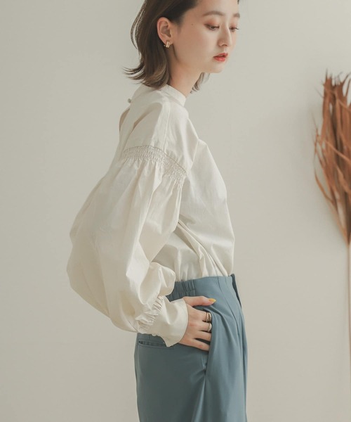 SENSE OF PLACE by URBAN RESEARCH(センスオブプレイスバイアーバンリサーチ)の「ボリュームパフスリーブブラウス(シャツ/ブラウス・レディース・ライトカーキ/アイボリー/ブラック・ONE)」の8枚目の写真
