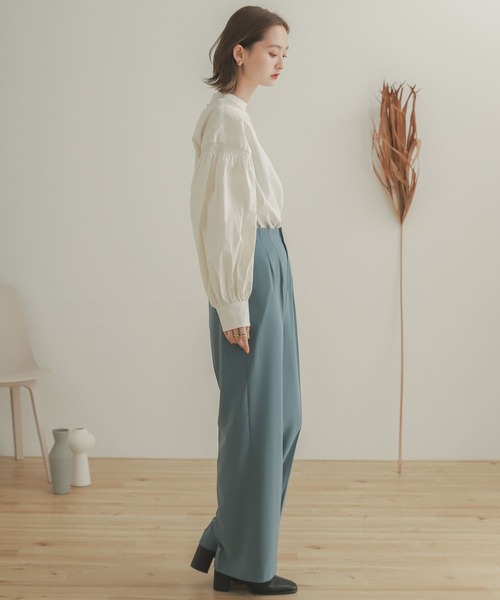 SENSE OF PLACE by URBAN RESEARCH(センスオブプレイスバイアーバンリサーチ)の「ボリュームパフスリーブブラウス(シャツ/ブラウス・レディース・ライトカーキ/アイボリー/ブラック・ONE)」の14枚目の写真