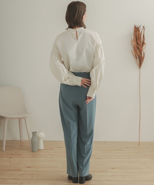 SENSE OF PLACE by URBAN RESEARCH(センスオブプレイスバイアーバンリサーチ)の「ボリュームパフスリーブブラウス(シャツ/ブラウス・レディース・ライトカーキ/アイボリー/ブラック・ONE)」の15枚目の写真