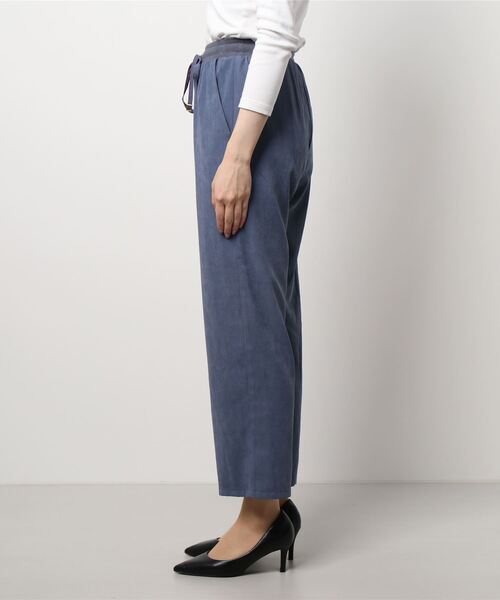 Q（キュー）の「ピーチツイルリラックスパンツ（その他パンツ・レディース・グレイッシュベージュ/ブルー・MEDIUM）」の5枚目の写真