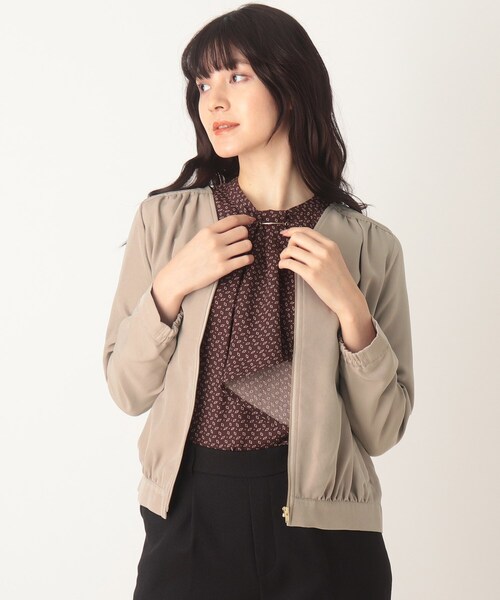 DRESKIP(ドレスキップ)の「◆Vネックギャザーブルゾン(ブルゾン・レディース・ブラック/サンドベージュ/ブラウン系その他2・02/03/04)」の1枚目の写真