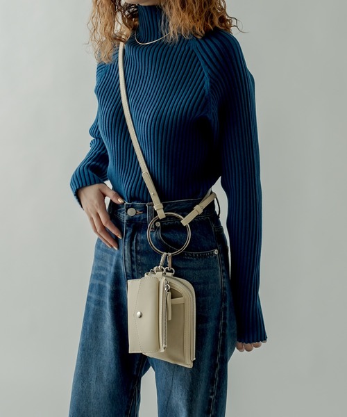 mystic（ミスティック）の「マルチWAYチャームBAG（ショルダーバッグ・レディース・ブラック/ベージュ/グリーン・ONE SIZE）」の4枚目の写真