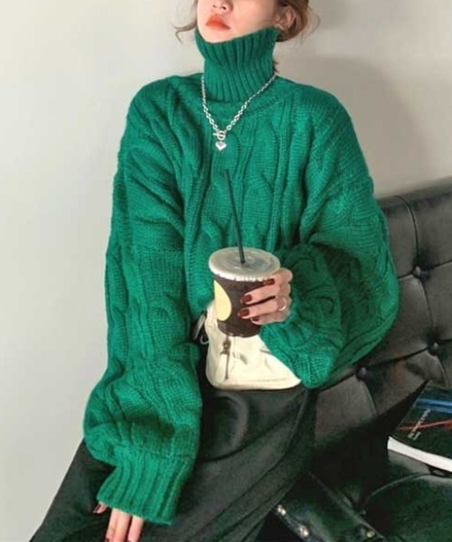 MANGROVE（マングローブ）の「タートルネックケーブルニット（ニット/セーター・レディース・グリーン/アイボリー・FREE）」の4枚目の写真