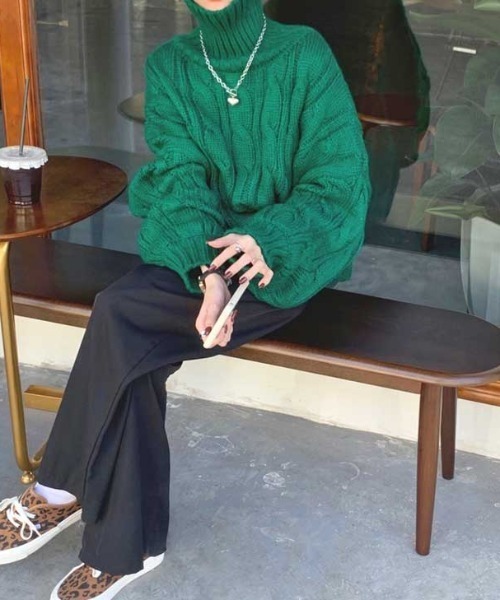 MANGROVE（マングローブ）の「タートルネックケーブルニット（ニット/セーター・レディース・グリーン/アイボリー・FREE）」の3枚目の写真