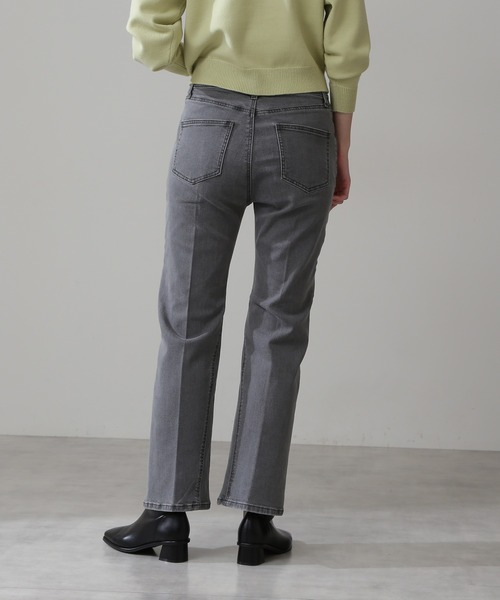 N.（N. Natural Beauty Basic）（エヌエヌナチュラルビューティーベーシック）の「センタープレスフレアパンツ（デニムパンツ・レディース・グレー/ブルー・MEDIUM/SMALL）」の10枚目の写真