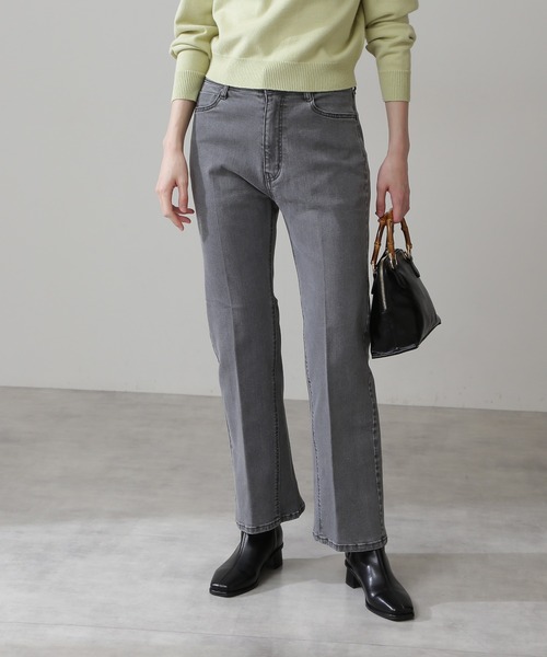 N.（N. Natural Beauty Basic）（エヌエヌナチュラルビューティーベーシック）の「センタープレスフレアパンツ（デニムパンツ・レディース・グレー/ブルー・MEDIUM/SMALL）」の3枚目の写真