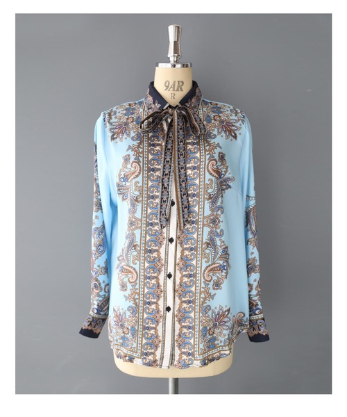 cawaii（カワイイ）の「（リボン付き）ゴージャスなスカーフ柄の艶ブラウストップス（シャツ/ブラウス・レディース・ライトブルー・FREE）」の16枚目の写真