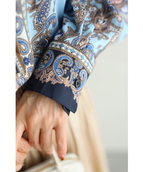 cawaii（カワイイ）の「（リボン付き）ゴージャスなスカーフ柄の艶ブラウストップス（シャツ/ブラウス・レディース・ライトブルー・FREE）」の6枚目の写真