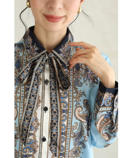 cawaii（カワイイ）の「（リボン付き）ゴージャスなスカーフ柄の艶ブラウストップス（シャツ/ブラウス・レディース・ライトブルー・FREE）」の7枚目の写真