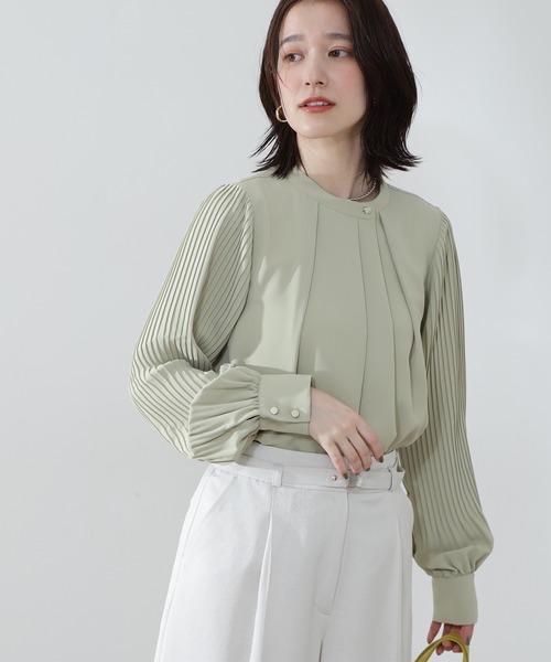 N.（N. Natural Beauty Basic）（エヌエヌナチュラルビューティーベーシック）の「【WEB限定】【追加生産】◆ゴールドボタンプリーツブラウス（シャツ/ブラウス・レディース・ライトブルー/オフホワイト/ライトグリーン・MEDIUM）」の3枚目の写真