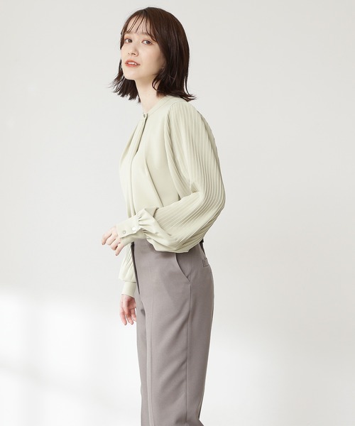 N.（N. Natural Beauty Basic）（エヌエヌナチュラルビューティーベーシック）の「【WEB限定】【追加生産】◆ゴールドボタンプリーツブラウス（シャツ/ブラウス・レディース・ライトブルー/オフホワイト/ライトグリーン・MEDIUM）」の4枚目の写真