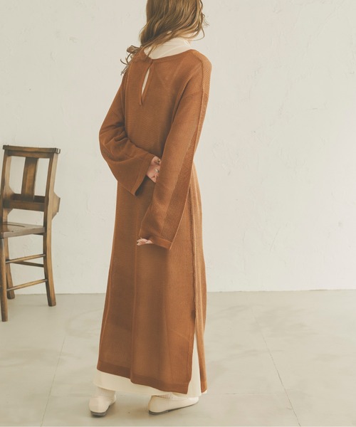 Ambre Neige(アンブルネージュ)の「メッシュニットロングワンピース/【WEB/EC限定商品】(ワンピース・レディース・ベージュ/アイボリー/キャメル・FREE)」の3枚目の写真