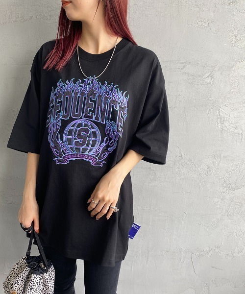 B ONE SOUL（ビーワンソウル）の「【WEB限定】[SEQUENCE BY B-ONE-SOUL/シークエンス] フレイムカレッジロゴワッペン クルーネックTシャツ（Tシャツ/カットソー・レディース・ブラック/ホワイト/グレー・M/XL/L）」の9枚目の写真