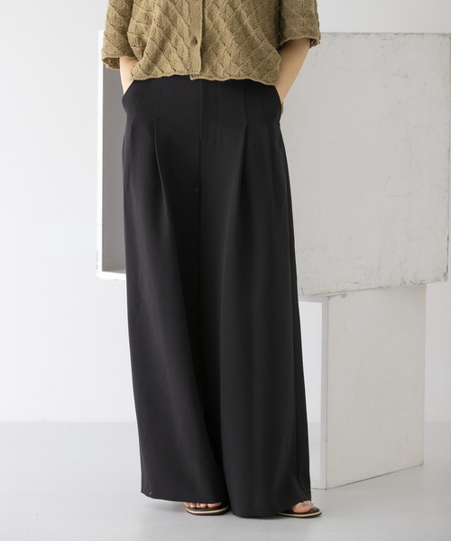 KBF(ケイビーエフ)の「ダブルタックワイドパンツ(その他パンツ・レディース・グレー/ブラック/オレンジ系その他・36/38)」の17枚目の写真