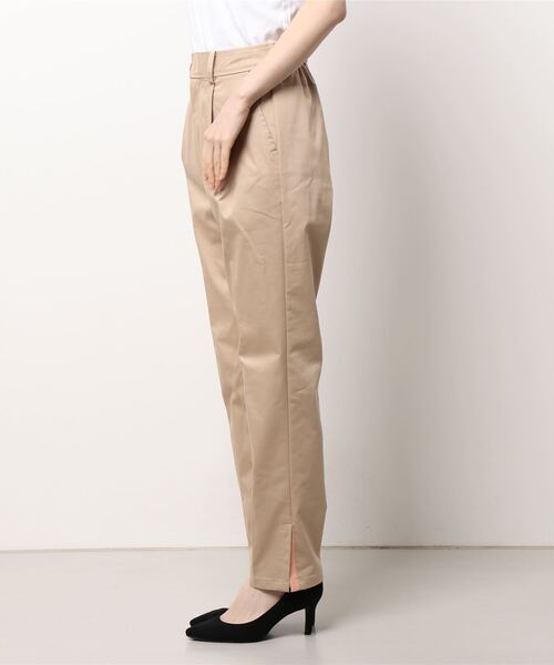 Q（キュー）の「グログランスリットタックパンツ（その他パンツ・レディース・ベージュ/ネイビー・MEDIUM）」の3枚目の写真