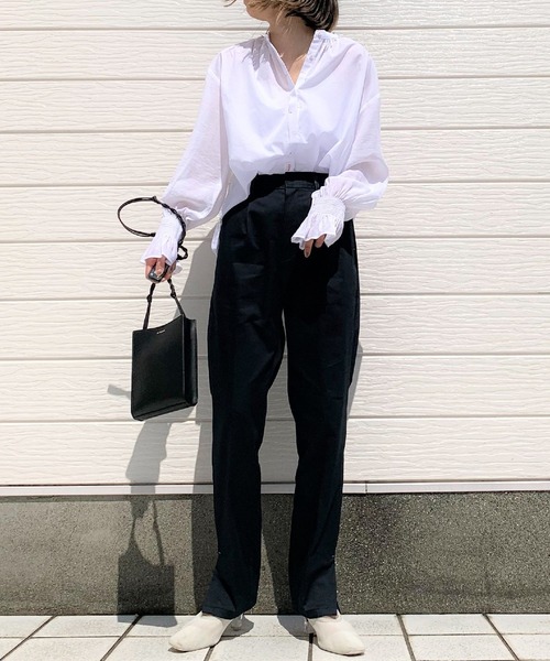 Q（キュー）の「グログランスリットタックパンツ（その他パンツ・レディース・ベージュ/ネイビー・MEDIUM）」の8枚目の写真