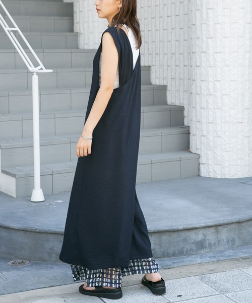 KBF(ケイビーエフ)の「バッククロスIラインジャンパースカート(ワンピース・レディース・ブラック/ベージュ/ブラウン・ONE)」の17枚目の写真