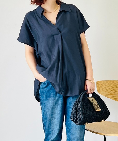 un dix cors(アンディコール)の「抜け感のあるとろみシルエット スキッパー半袖ブラウス(シャツ/ブラウス・レディース・カーキ/モカ/チャコール/オフホワイト・FREE)」の3枚目の写真