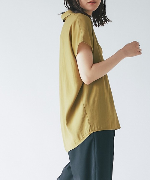 un dix cors(アンディコール)の「抜け感のあるとろみシルエット スキッパー半袖ブラウス(シャツ/ブラウス・レディース・カーキ/モカ/チャコール/オフホワイト・FREE)」の12枚目の写真